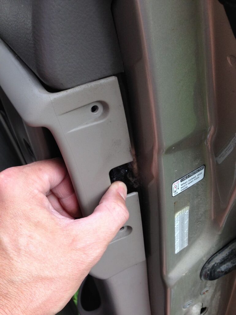 How to Fix 2004-2010 Toyota Sienna Sliding Door Will Not Open or Close ...